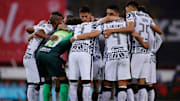 Jugadores del América previo al partido ante el Atlas.