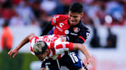 El Clásico Tapatío se pintó rojiblanco con la victoria de Chivas sobre Atlas por la mínima diferencia.