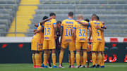 Jugadores de Tigres UANL previo a un partido.