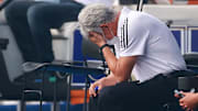El técnico de Tigres, Ricardo Ferretti, se lamenta tras la anotación de Atlas en el repechaje.