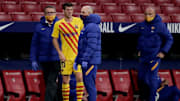 Sergi Roberto (2. v.l.) wird dem FC Barcelona zwei Monate fehlen