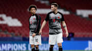 Niklas Süle und Leroy Sané droht zum Auftakt die Bank