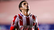 Isaác Brizuela se lamenta tras ser superado por Atlético San Luis.