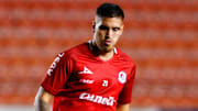 El estadounidense Ventura Alvarado está entre las opciones de Tigres para reforzar su defensiva.