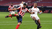 Clubes estão na parte de cima da tabela, mas têm objetivos distintos. Sevilla busca conquistar vaga para Champions, enquanto Atleti briga pela taça.