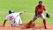Jugada del partido entre Astronautas y Cardenales en la Serie del Caribe 2020