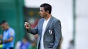 Banfield v River Plate - Copa de la Liga Profesional 2021 - Marcelo Gallardo dando indicaciones.