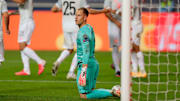 Marc-André ter Stegen wird sich einer Knie-OP unterziehen müssen