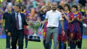 So soll es nach Laportas Wünschen bald wieder sein: Guardiola feiert mit dem FC Barcelona einen Titel!