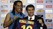 Laporta officialise l'arrivée de Ronaldinho