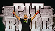 Patricio "Pitbull" Freire actualmente compite en Bellator MMA, donde es el campeón mundial de peso ligero 
