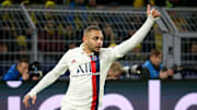Layvin Kurzawa a finalement prolongé avec le PSG jusqu'en 2024