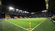 Die Stadien bleiben erstmal leer - der BVB akzeptiert dies nur mit großem Zähneknirschen