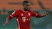 Douglas Costa ist noch nicht so ganz in München angekommen.