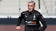 Jordan Beyer wurde beim Gladbacher Test in Venlo verletzt ausgewechselt