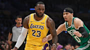 Lakers y Celtics chocan en un interesante duelo este sábado