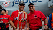 Alex Cora podría volver a los Medias Rojas