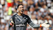 Gatito Fernández não atua desde setembro do ano passado pelo Botafogo; goleiro se recupera de lesão no joelho direito. 
