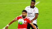 Zagueiro ficou cerca de oito meses no Timão