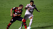 Daniel Alves e Everton Ribeiro são nomes importantes da lista