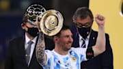 Messi levantando la Copa América