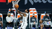 Irving vuelve a la acción luego de un partido de ausencia