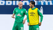 Davy Klaassen (l.) und Nuri Sahin (r.) verließen Werder Bremen im Sommer 