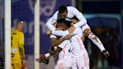 Los jugadores del Real Madrid celebrando el gol al Alcoyano