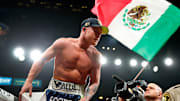 "Canelo" Álvarez se burló del regreso de Mayweather, quien ahora peleará en la MMA