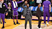 LeBron James sigue sumando marcas hasta por fuera de la cancha