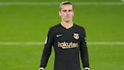Antoine Griezmann appears unimpressed with Ronald Koeman's system