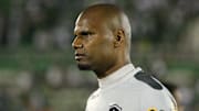 Jefferson manda recado e critica postura dos jogadores do Botafogo: ‘Tem que entregar tudo dentro de campo’.
