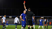 Drinkwater fue expulsado por una dura entrada a un joven de 16 años del Tottenham