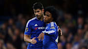 Diego Costa e Willian, ex-companheiros de Chelsea, agora são rivais