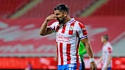 El lateral parece ha perdido la titularidad con Chivas 