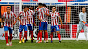 El futbolista tendría que volver a Chivas para el próximo torneo, pero podría no hacerlo