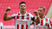 Molina marcó el primero para Chivas en el Estadio Akron.
