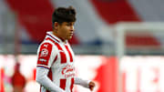 La Chofis López será transferible de Chivas 