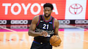 Embiid se recuperó de su lesión y está de regreso a las duelas