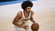 Jarrett Allen destacó con los Cavaliers en la temporada 2020-21