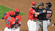 Sergio Romo y Francisco Lindor casi se van a los golpes 