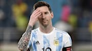 Mientras tanto, Messi sin desvelo juega para la Selección Argentina.