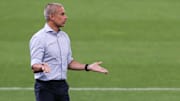 Baixa média de gols, involução tática e péssima campanha como mandante marcam o Corinthians de Sylvinho no Brasileirão 