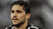 Igor Rabello fará dupla de zaga ao lado de Junior Alonso