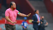 Juan Reynoso podría salir de Cruz Azul al término de l certamen