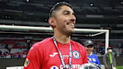 El arquero de Cruz Azul, José de Jesús Corona, por fin pudo levantar su primer título de Liga MX.