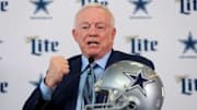 El mediático propietario de los Cowboys quiso sacar provecho de la posibilidad de tener a James en el equipo