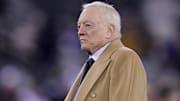 Jerry Jones se mostró frustrado por la derrota ante Patriots