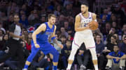Mavericks y 76ers se enfrentan en el duelo más atractivo de la jornada