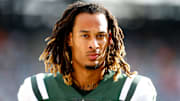 Jets receiver Robby Anderson takes the field for warmups before a game against the Broncos.